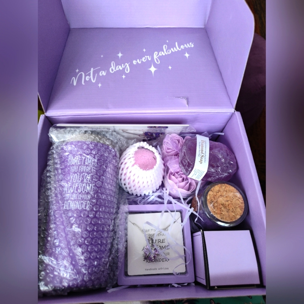 Especially For You Gift Pack For Women Lavender Scents Bath Salts Soap More